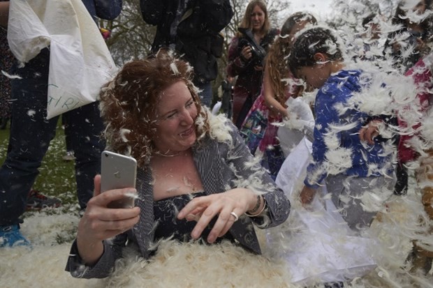 "Dünya Yastık Savaşı Günü" 27