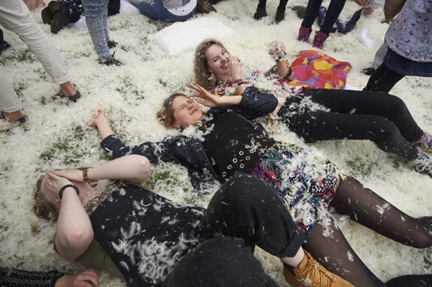 "Dünya Yastık Savaşı Günü" 29