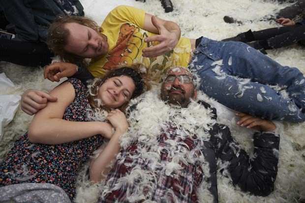 "Dünya Yastık Savaşı Günü" 33