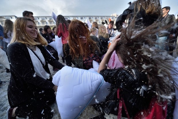 "Dünya Yastık Savaşı Günü" 36