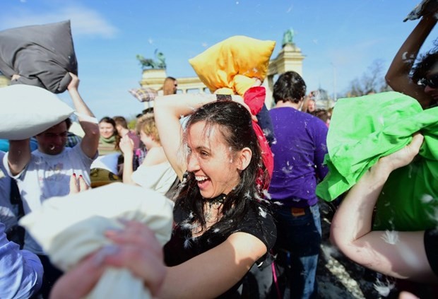 "Dünya Yastık Savaşı Günü" 5