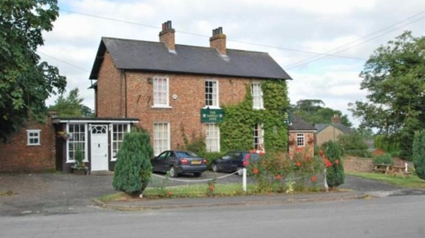 İngiliz köyü 30 milyon dolara satılık 4