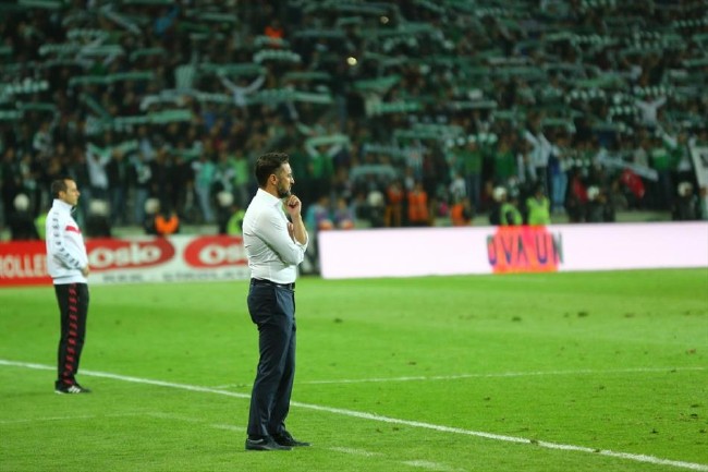 Pereira 3 numara küçük geliyor 4