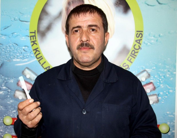 Türk buluşu: Tek kullanımlık diş macunlu fırça 2