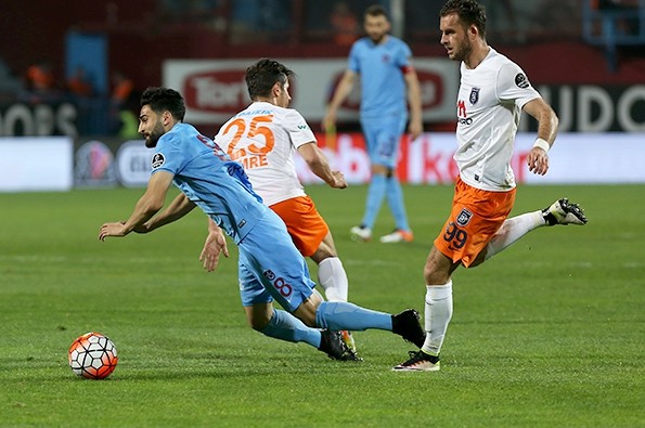 Futbolcular ligi kafasında bitirmiş 4