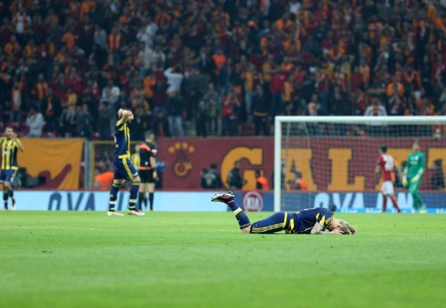 Maçın kahramanı Muslera 11