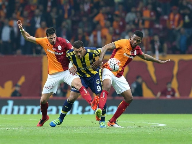 Maçın kahramanı Muslera 5