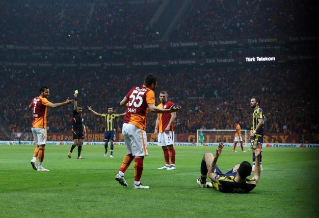 Maçın kahramanı Muslera 3