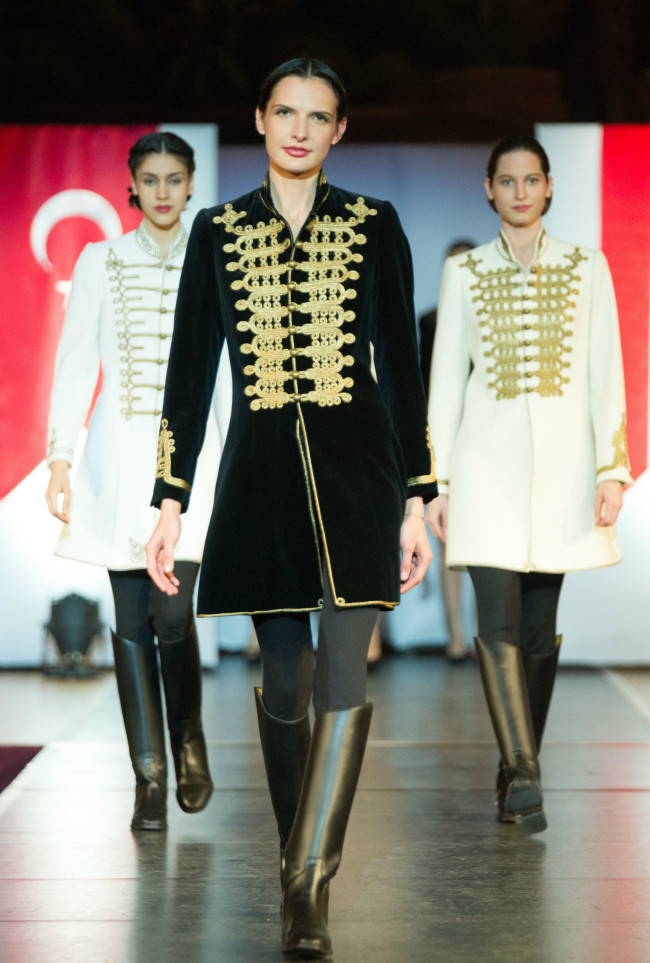 Budapeşte'de Osmanlı kıyafetleri defilesi 12