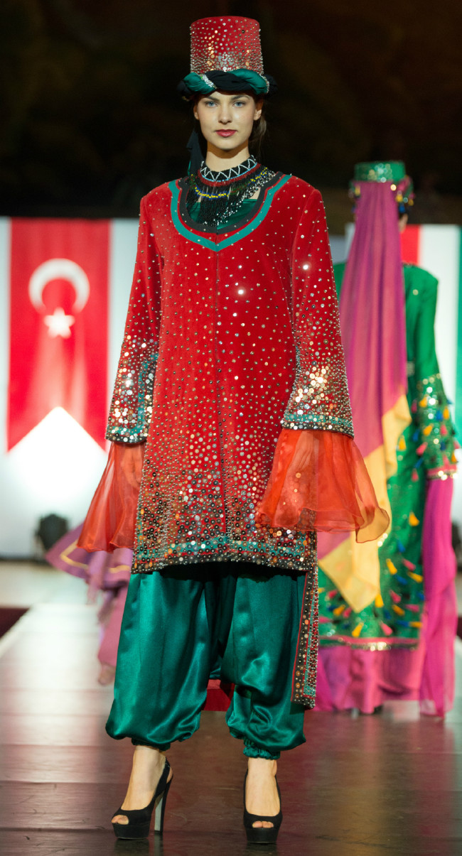 Budapeşte'de Osmanlı kıyafetleri defilesi 6