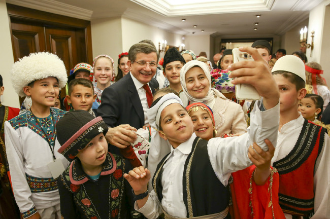 Ahmet Davutoğlu, "dünya çocukları" ile buluştu 5
