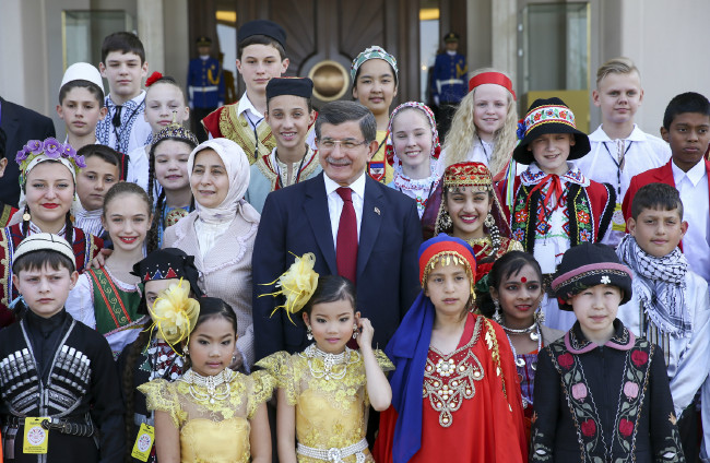 Ahmet Davutoğlu, "dünya çocukları" ile buluştu 15