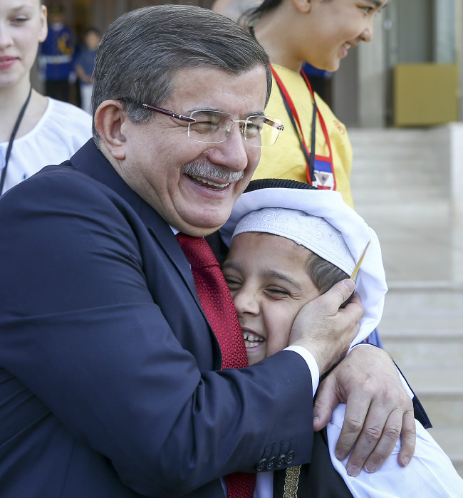 Ahmet Davutoğlu, "dünya çocukları" ile buluştu 3