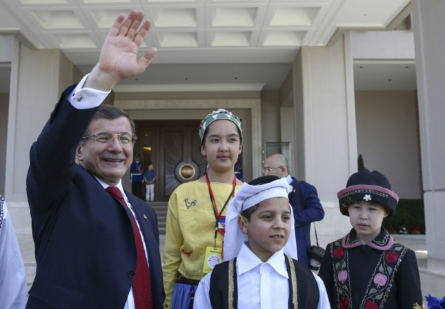 Ahmet Davutoğlu, "dünya çocukları" ile buluştu 4