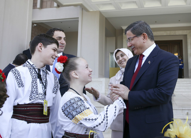 Ahmet Davutoğlu, "dünya çocukları" ile buluştu 6