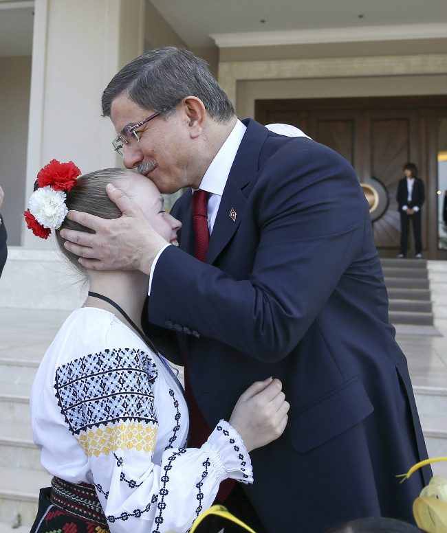 Ahmet Davutoğlu, "dünya çocukları" ile buluştu 7