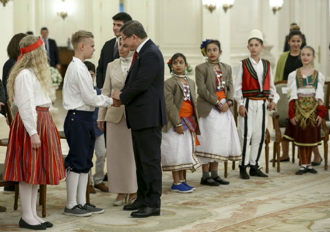 Ahmet Davutoğlu, "dünya çocukları" ile buluştu 11