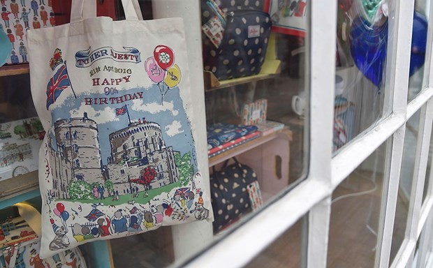 İngiltere Kraliçesi Elizabeth 90 yaşına girdi 3