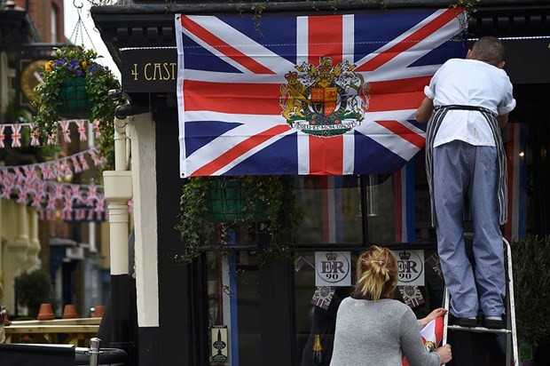 İngiltere Kraliçesi Elizabeth 90 yaşına girdi 5