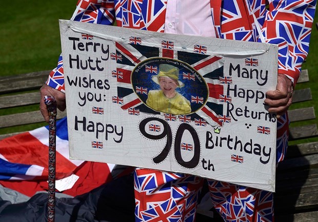 İngiltere Kraliçesi Elizabeth 90 yaşına girdi 8