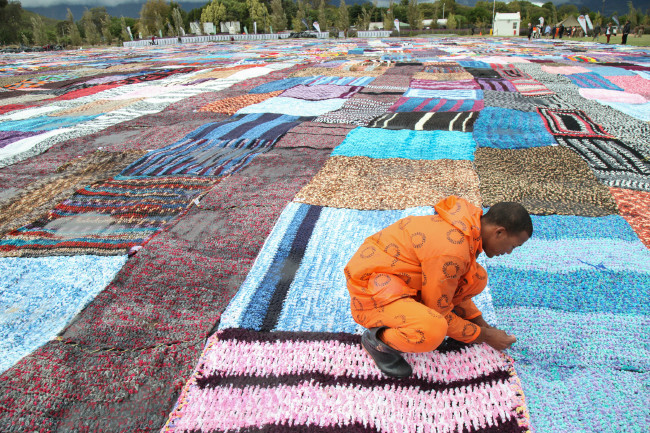 Güney Afrika'da tığ işi battaniye rekoru 10