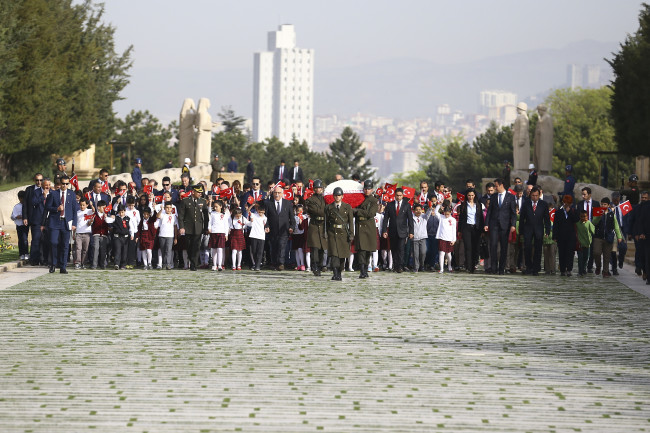 Yurtta 23 Nisan coşkusu 25