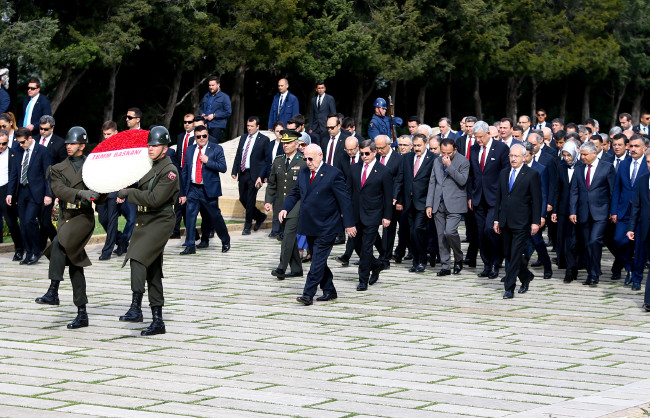 Yüzüne bakmaya yüzü yok 1