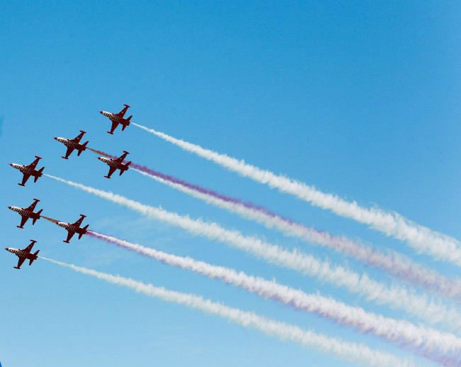 Türk Yıldızları'ndan Expo uçuşu 2