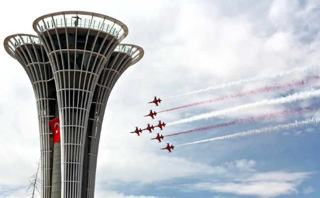 Türk Yıldızları'ndan Expo uçuşu 6