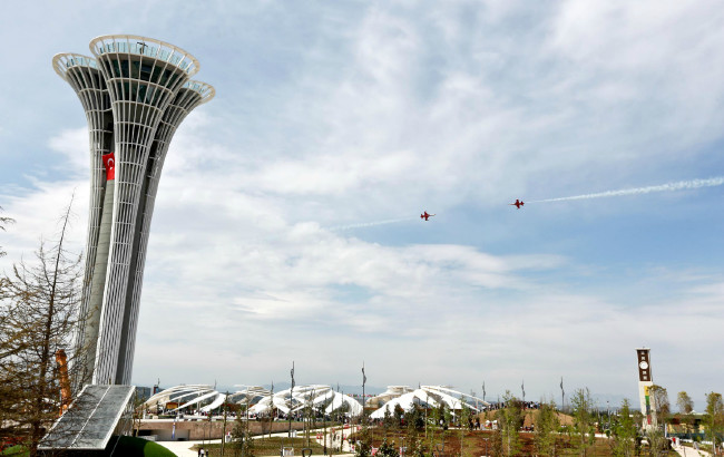 Türk Yıldızları'ndan Expo uçuşu 1