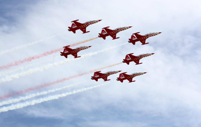 Türk Yıldızları'ndan Expo uçuşu 5