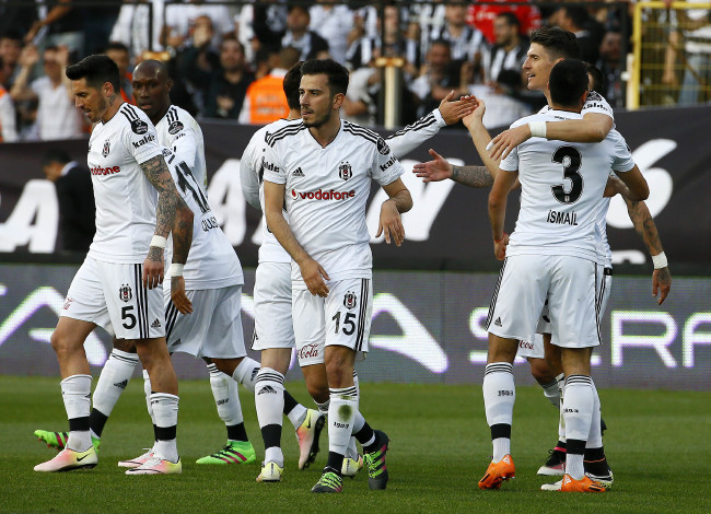 Beşiktaş Beşiktaş'a karşı 3