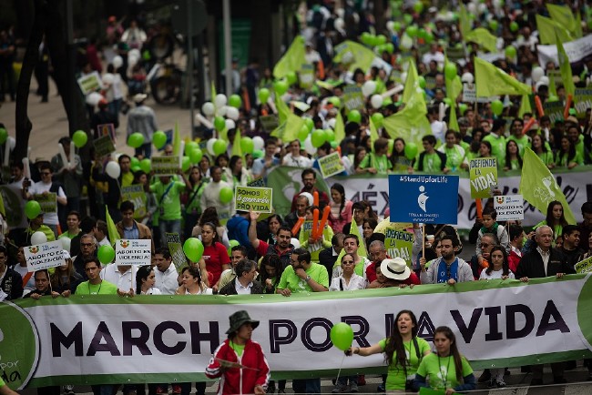 Meksika'da kürtaj karşıtı gösteri 6