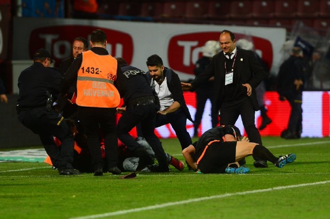 Trabzonspor-Fenerbahçe maçı tatil edildi 4