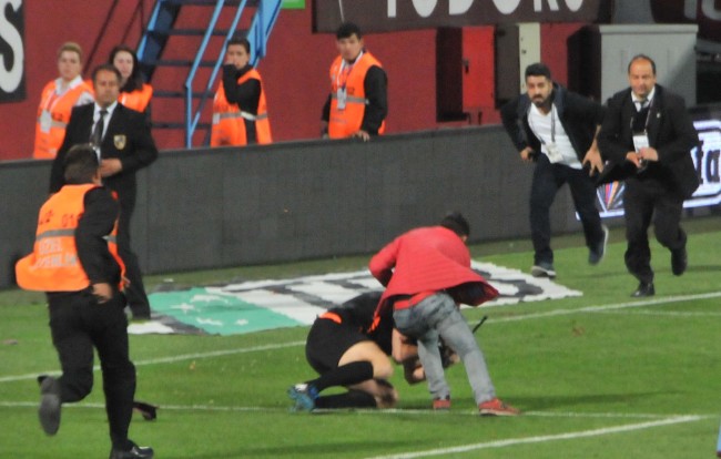 Trabzonspor-Fenerbahçe maçı tatil edildi 19