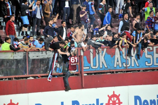 Trabzonspor-Fenerbahçe maçı tatil edildi 21