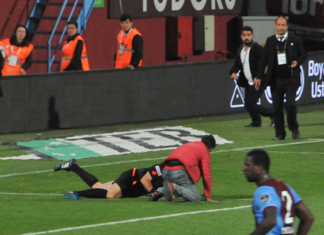 Trabzonspor-Fenerbahçe maçı tatil edildi 27