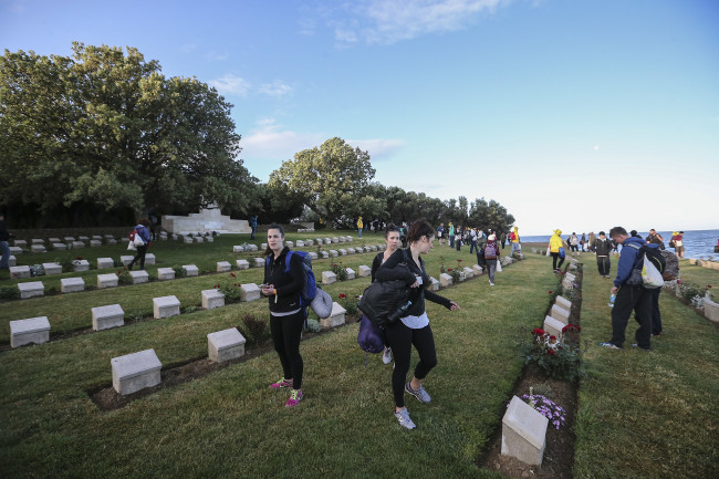 Çanakkale'nin Anzak Koyu'nda 'Şafak Ayini' yapıldı 8