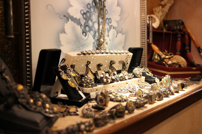 30 yıldır her takıdan bir tane... 12