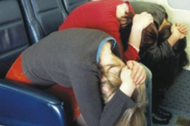 Uçak kazasından sağ kurtulmanın yolları 20