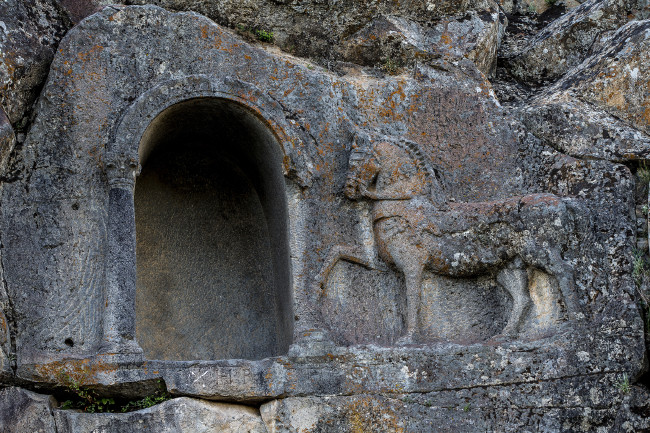 Bin yıllık kitabede At yarışı kuralları 1
