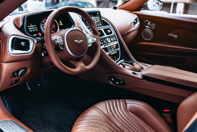 Aston Martin DB11 Türkiye'ye geliyor 13