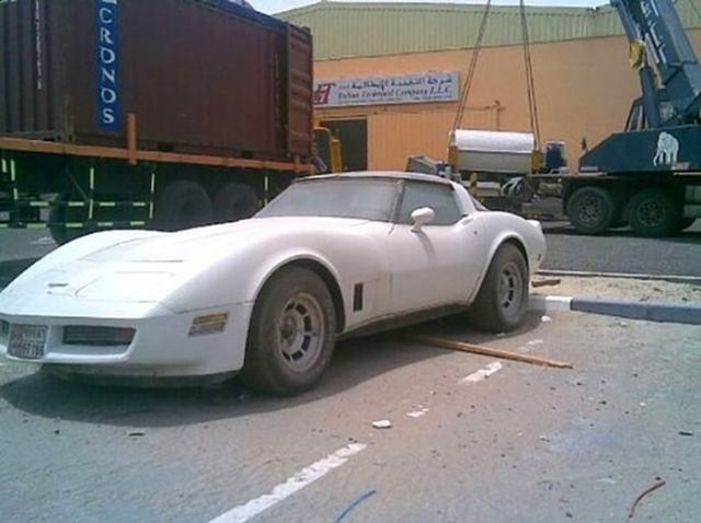 Terk edilmiş arabalar şehri 12