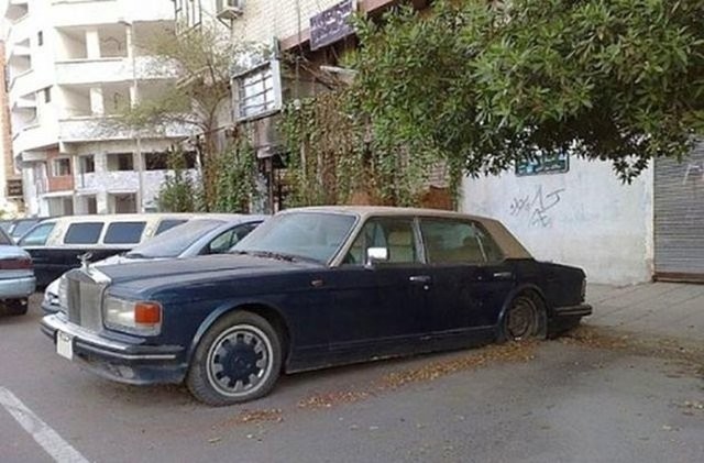 Terk edilmiş arabalar şehri 16