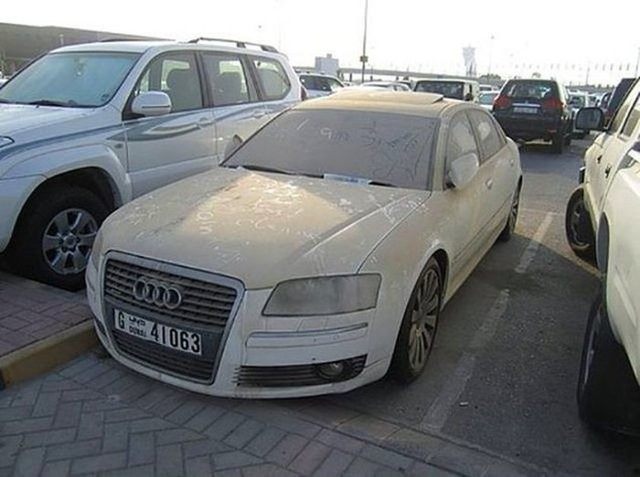 Terk edilmiş arabalar şehri 8