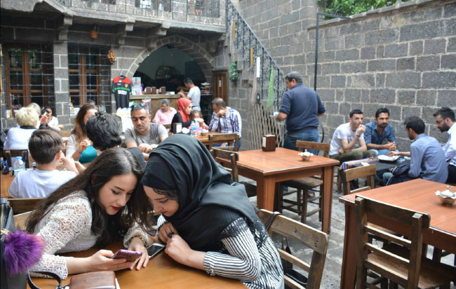 Sur'da artık silah değil müzik sesi yankılanıyor 2