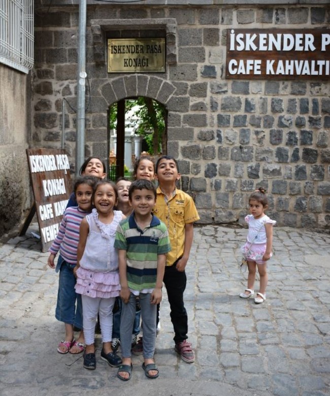 Sur'da artık silah değil müzik sesi yankılanıyor 5