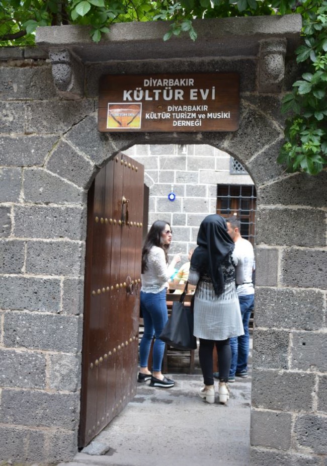 Sur'da artık silah değil müzik sesi yankılanıyor 6