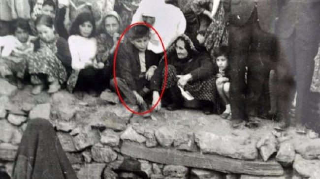 'Davutların Ahmet'in sarı boyalı evi 8