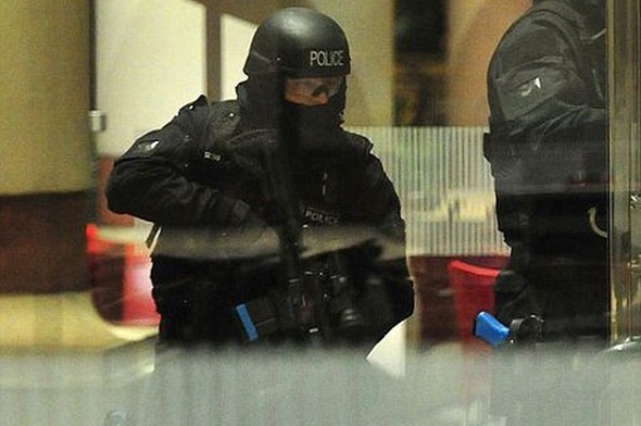 İngiltere'de kapsamlı terörle mücadele tatbikatı 7